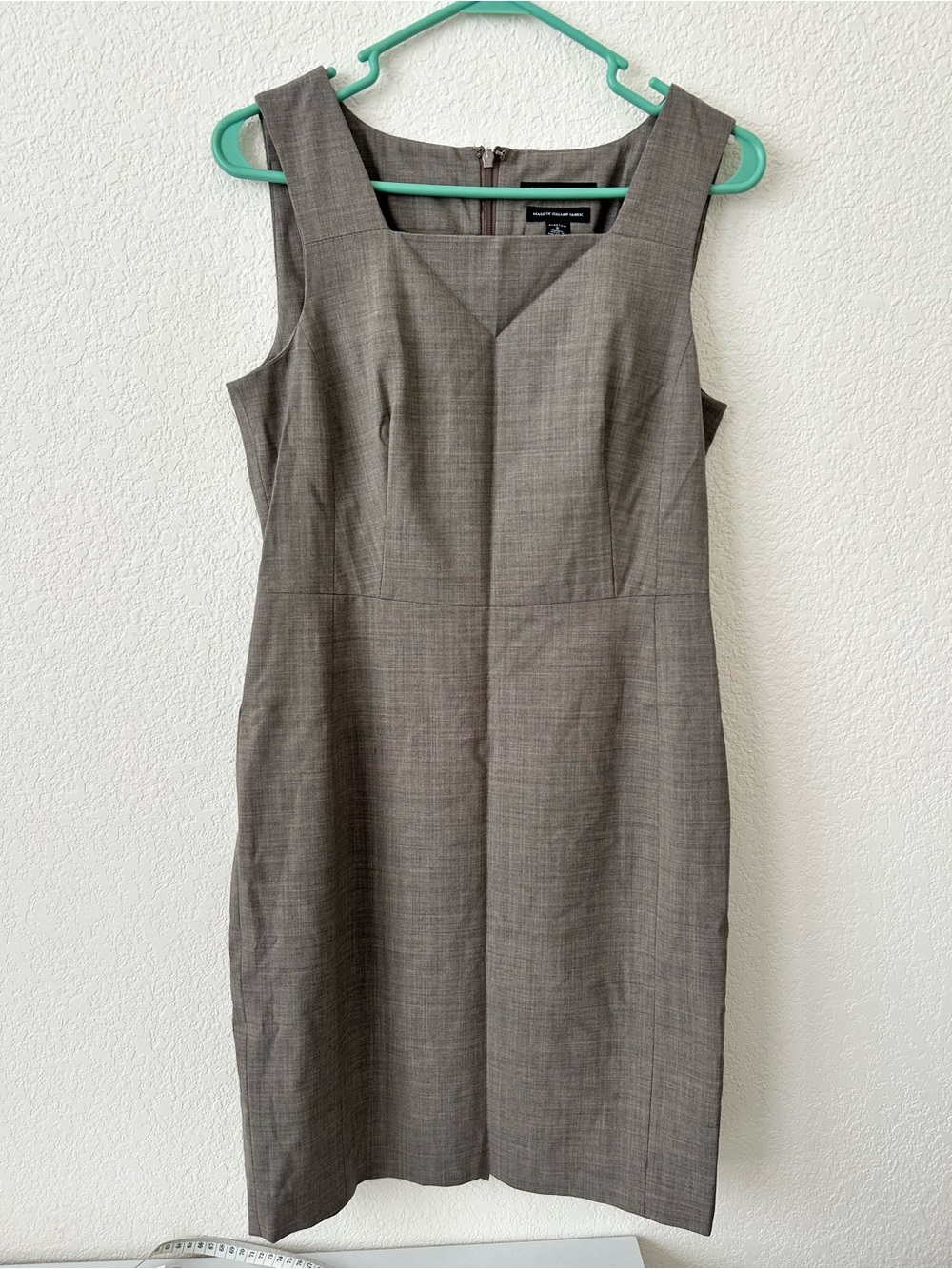 Banana Republic Sleeveless Gray Sheath Dress - Classic Professional Style. sz 8